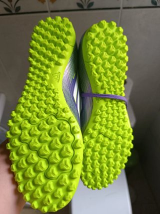 Botas de fútbol Adidas F50 Morado/Verde Número 45.