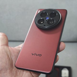 Vivo X200 Ultra Rosso