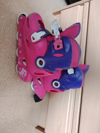 Patines en línea infantiles rosas y azules