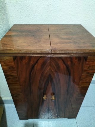 Máquina de coser Singer blanca
