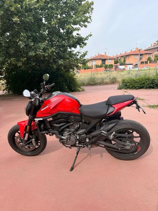 Ducati Monster 2025 (9000km) - compatible con A2