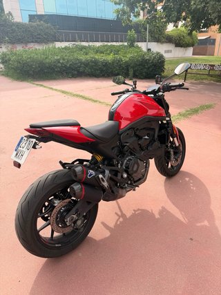 Ducati Monster 2025 (9000km) - compatible con A2