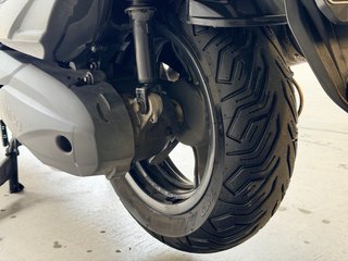 Kymco Downtown 350i Rosso - Gomme nuove