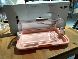 Vitrina expositor Biesse rosa y transparente