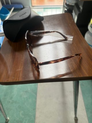 Gafas de sol Guess marrones