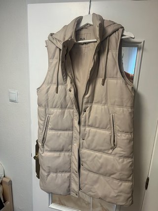 Chaleco Zara Beige con Capucha