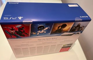 Consola PS5 Slim + Juego Gran Turismo 7.  Nuevos