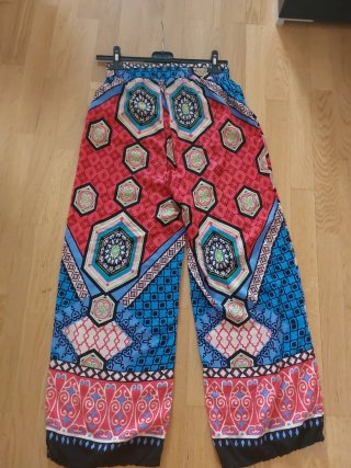 Pantalón ancho estampado talla M
