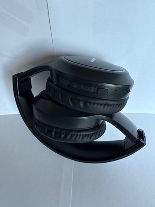 Auriculares VANOTOM Negros