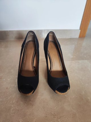 Zapatos de tacón negros