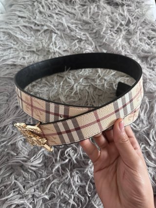 Cinturón Burberry Beige y Dorado