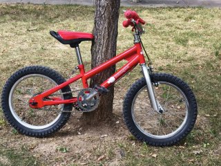 Bicicleta infantil roja 4-6 años