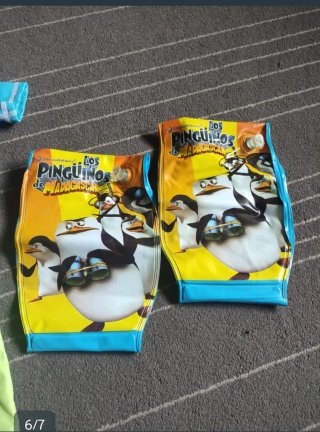 Neopreno 4 años y manguitos Los Pinguinos