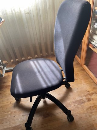Silla de escritorio con ruedas