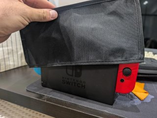 Nintendo Switch Neón + accesorios, maletín y caja