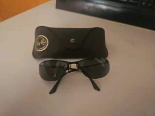 Gafas de sol Ray-Ban negras y grises