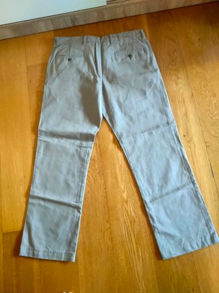 Pantalón chino beige hombre