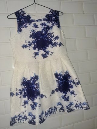 Vestido elegante fiesta floral azul y blanco