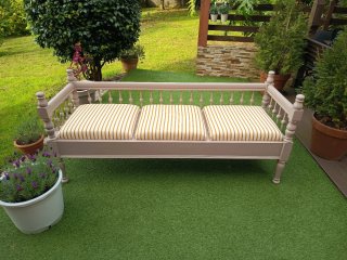 Sofá de madera maciza restaurado