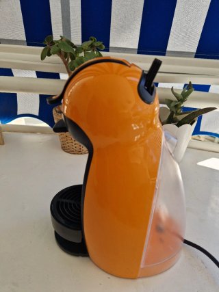Cafetera Dolce Gusto Naranaja
