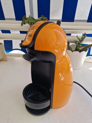 Cafetera Dolce Gusto Naranaja