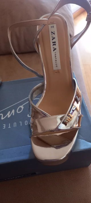 Sandalias Zara Talla 39 Doradas y Plateadas