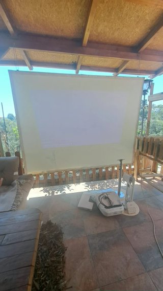 Proyector Epson + Soporte + Pantalla Cine