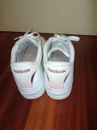 Tenis Reebok Clásicos Blancos y Rosas