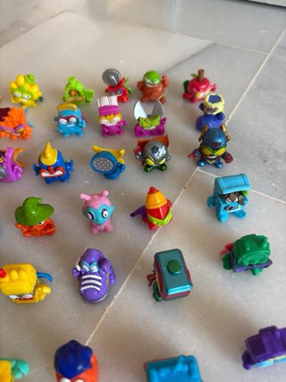 Lote 75 Figuras Superzings
