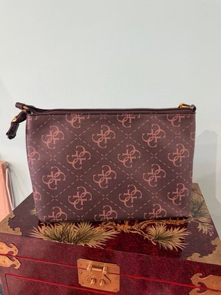 Bolso Guess Marrón y Dorado