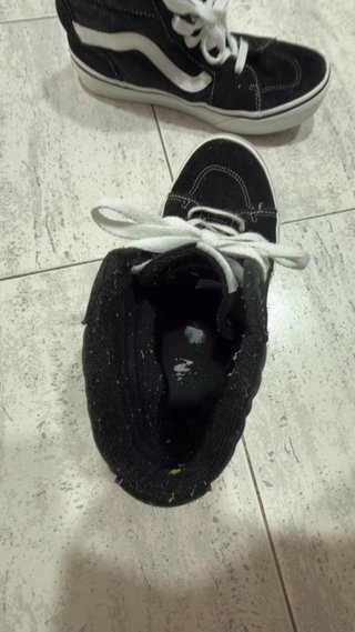 Zapatillas Vans Sk8-Hi Negras y Blancas