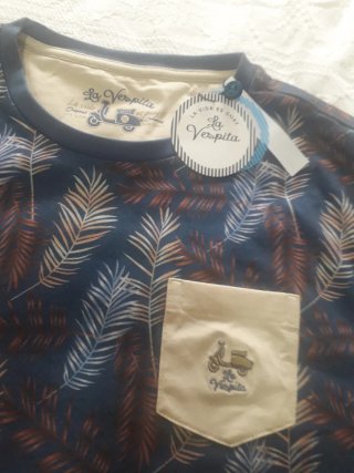 Camiseta chico estampada hojas