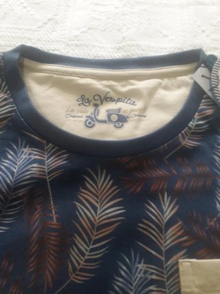 Camiseta chico estampada hojas