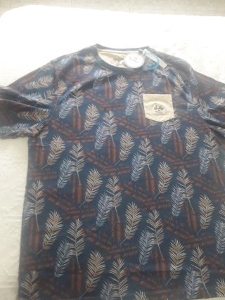 Camiseta chico estampada hojas