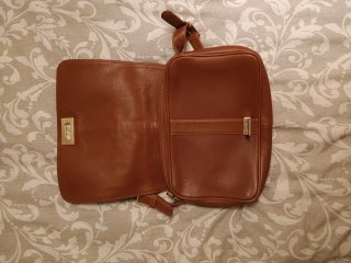 Bolso de cuero marrón