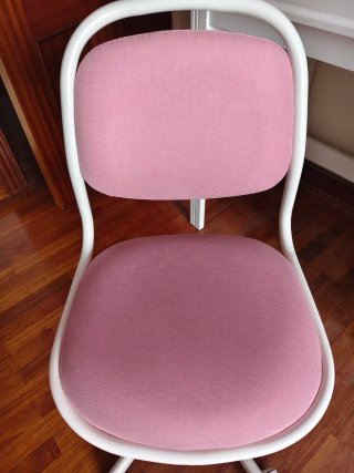 Escritorio y silla infantil IKEA