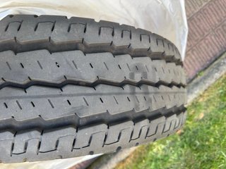Neumático y llanta Vanco Camper 225/75 R16 CP