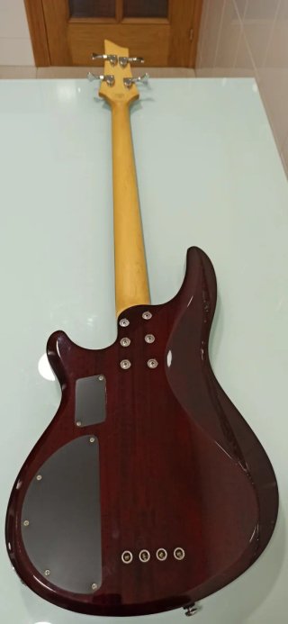 Bajo Schecter C-4 Deluxe Crimson Red Burst