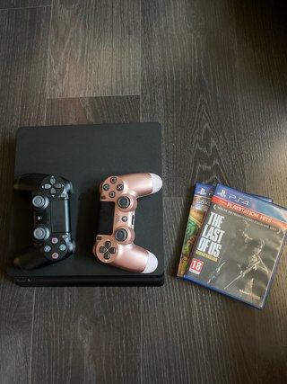 PS4 (PlayStation 4) Negra y Rosa + Juegos