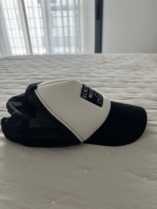 Gorra Scalpers Negra y Blanca