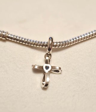 Charm Cruz infinito