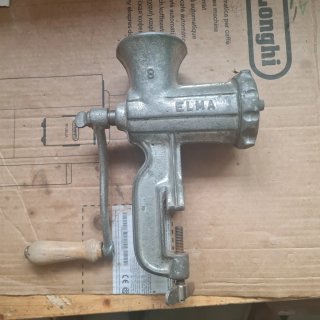 Picadora de Carne Manual Elma