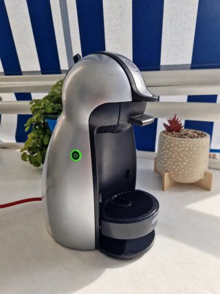 Cafetera Dolce Gusto Plata