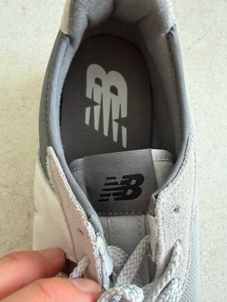 Zapatillas New Balance 327 Gris y Blanco