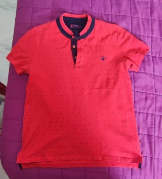 Polo MARCO rojo con microestampado