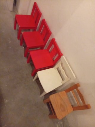 Sillas de madera para niños