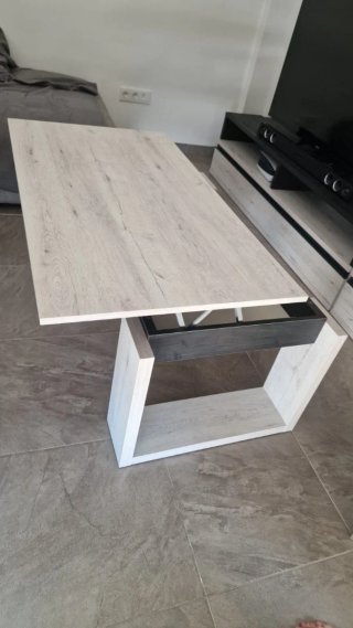 Mesa abatible de madera blanca