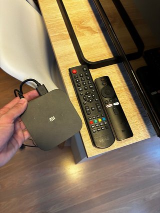 Televisor PEAQ 40' LED con Dolby Audio