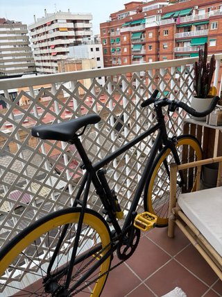 Bicicleta Fixie Negra y Amarilla