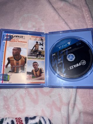 PS4 Grand Theft Auto V y FIFA 22